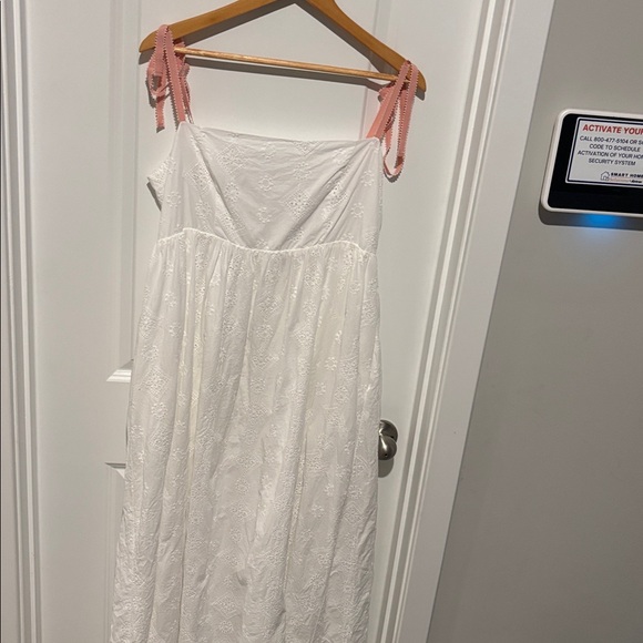 Petal & Pup Odessa Maxi Dress - Picture 8 of 10